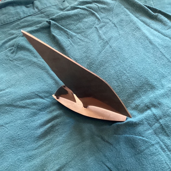 VINTAGE SOLID BRASS SAILBOAT FIGURINE - Picture 3 of 7